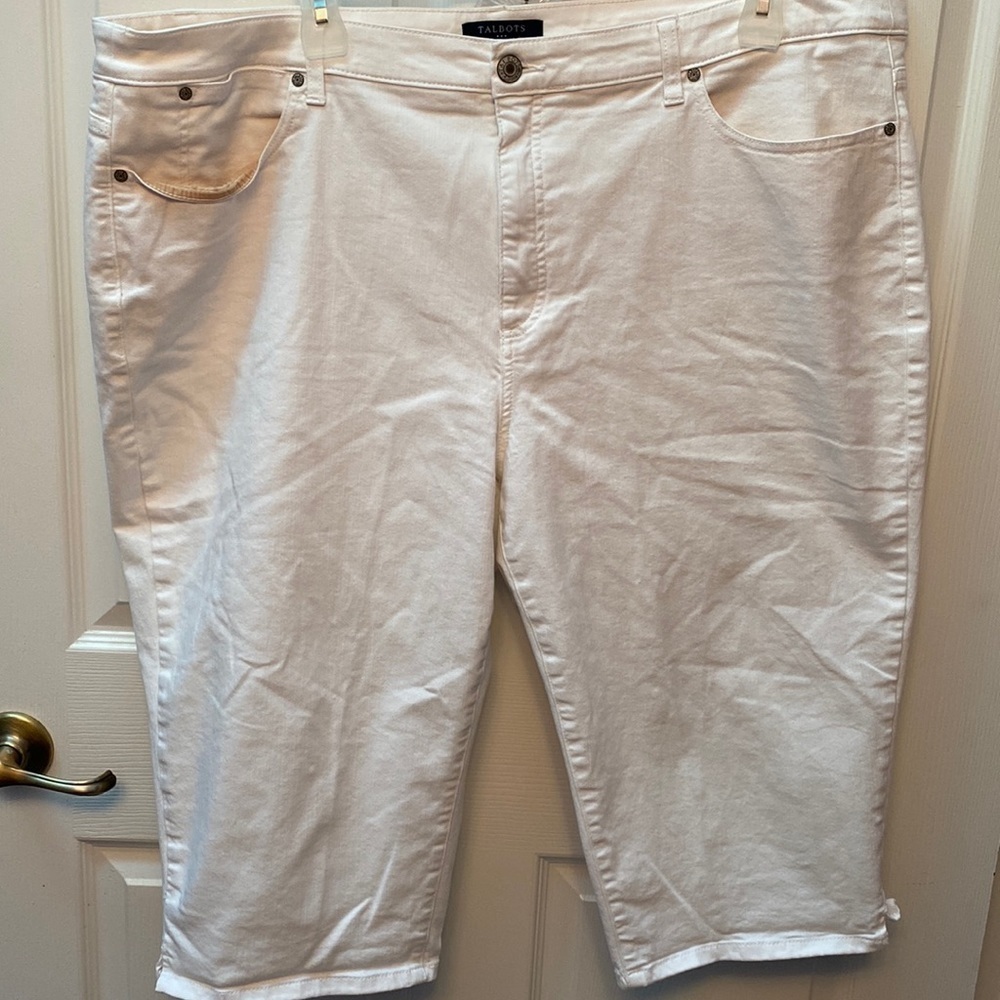 Q Talbots casual solid white stretch plus size denim pedal pushers  24W